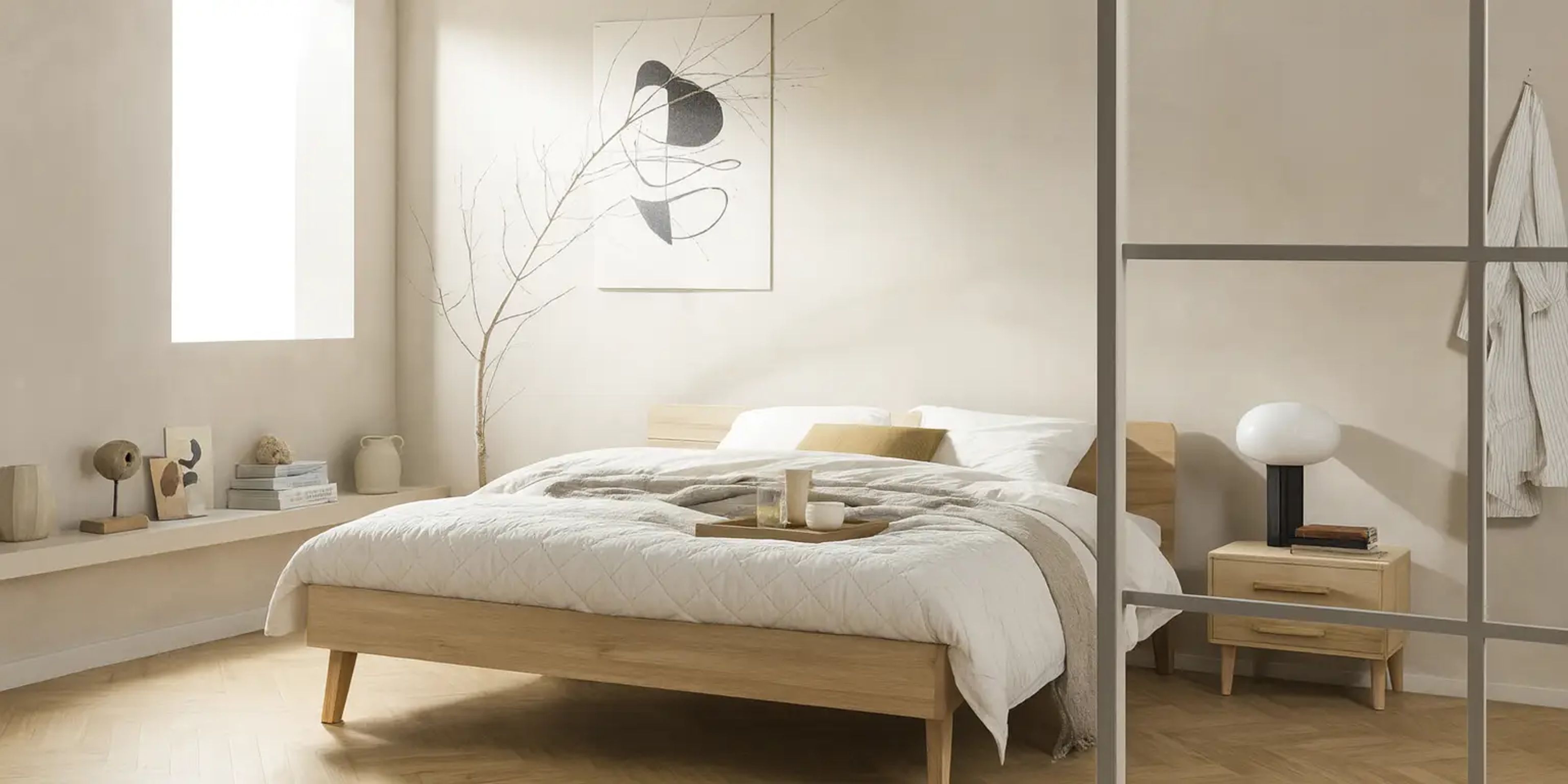 Skandinavisches Schlafzimmer mit dem idealen skandinavischen Bett