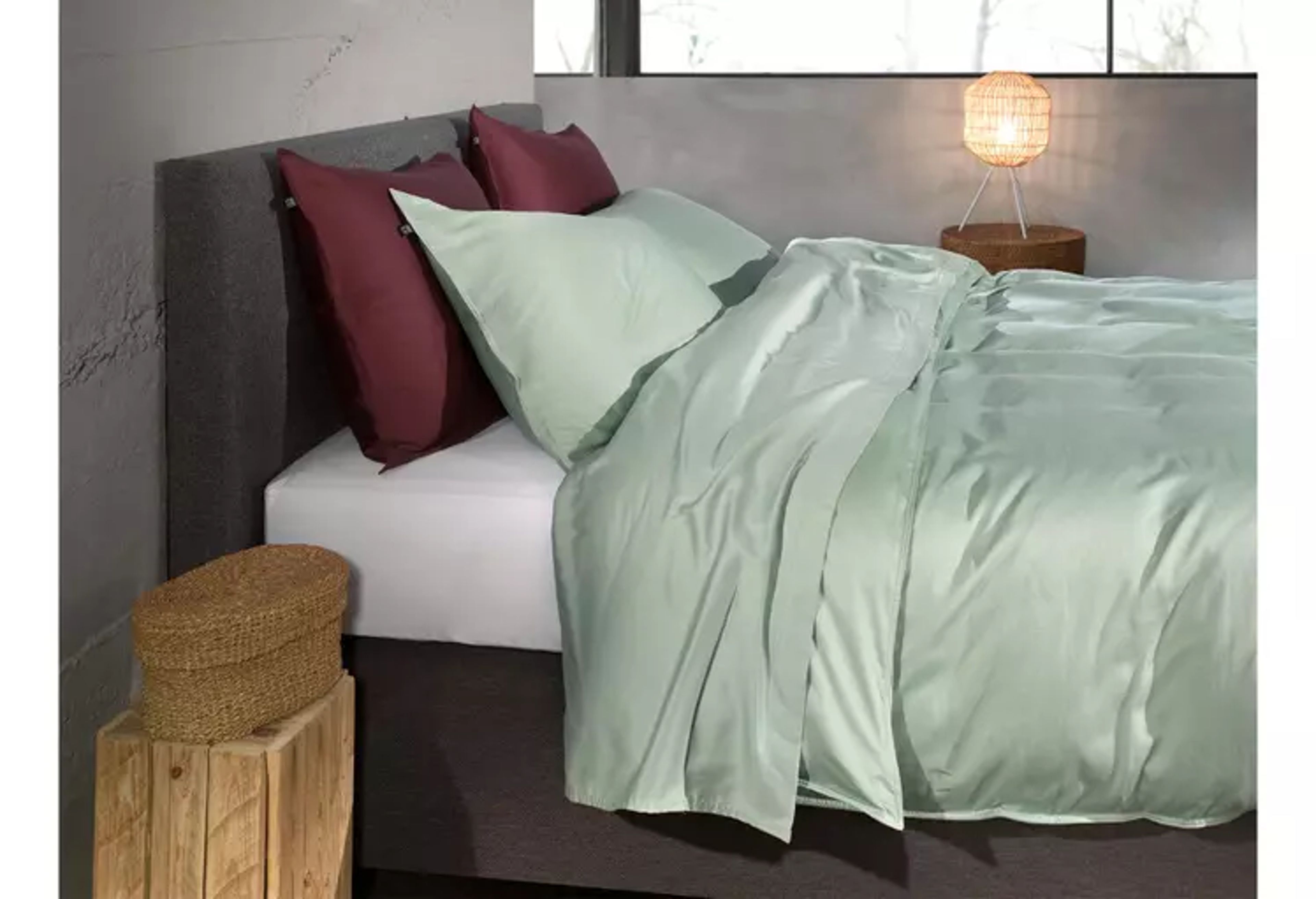 Material: 100% Baumwollsatin